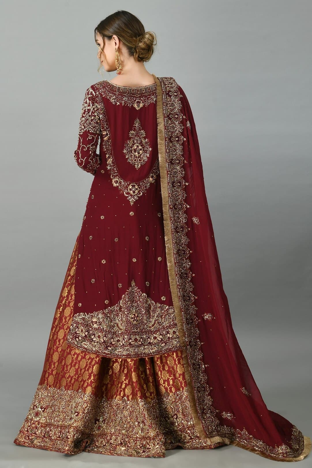 Latest Designs In Saree, Salwar Kameez, Indian Saree, Tunic, Kurti,  Designer Saris, Bollywood Outf… | Bridal dress design, Long choli lehenga,  Indian bridal couture